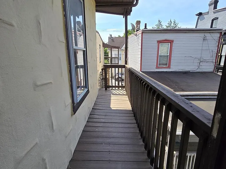 145 E North Ave — Photo 24