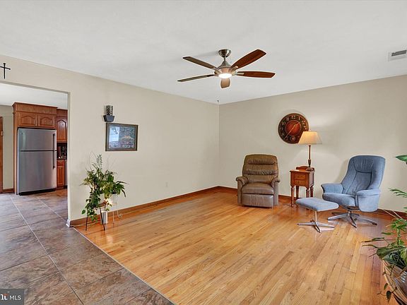 5th image of 227 W Forrest Ave