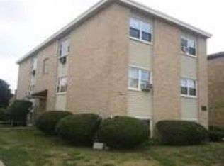 8287 W Elizabeth Ave APT 2, Niles, IL 60714