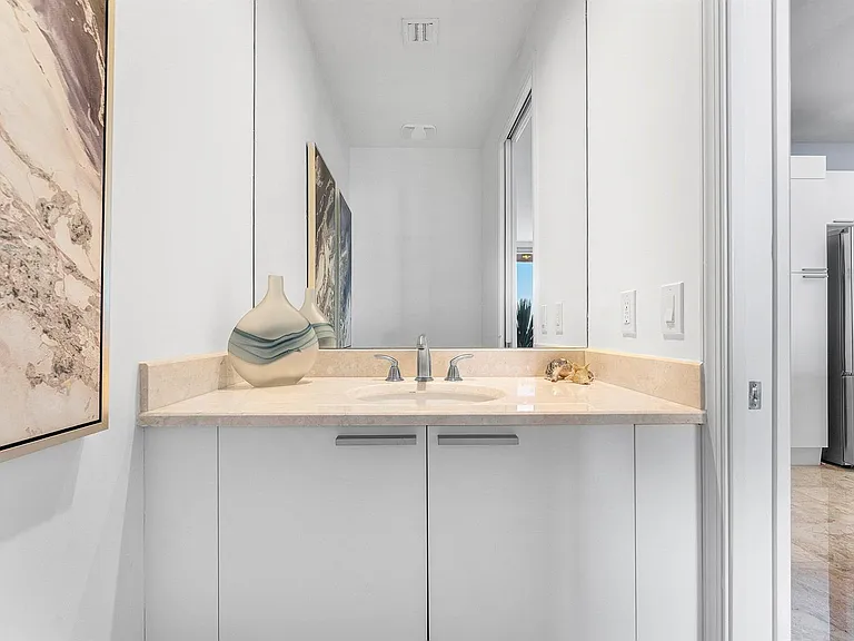 2640 Lake Shore Dr #2215 — Photo 14