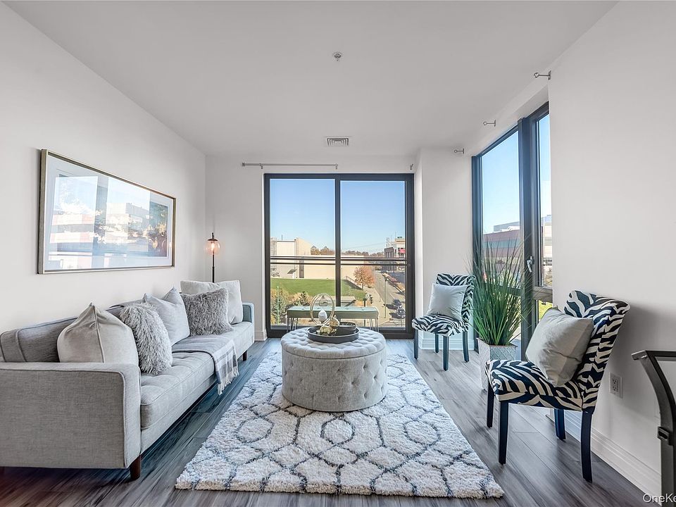 1st image of 701 Ridge Hill Boulevard #8M
