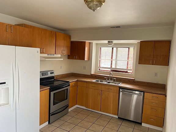 5th image of 1043 Mazatlan Cir APT A