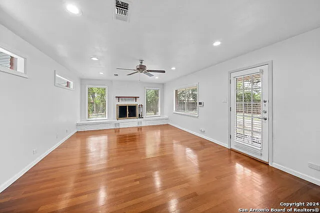 202 Donella Dr — Photo 18