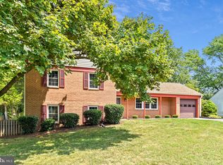 4517 Briarton Dr, Chantilly, VA 20151