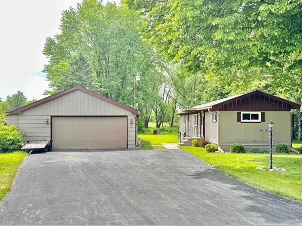 4631 Melody Ln, Oshkosh, WI 54904