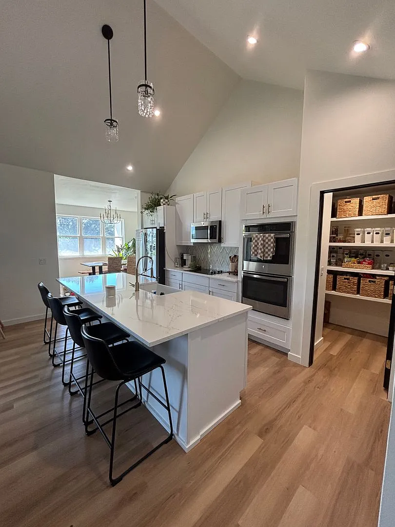 Four Bedroom Two Bath Home on Silt Mesa — Photo 4