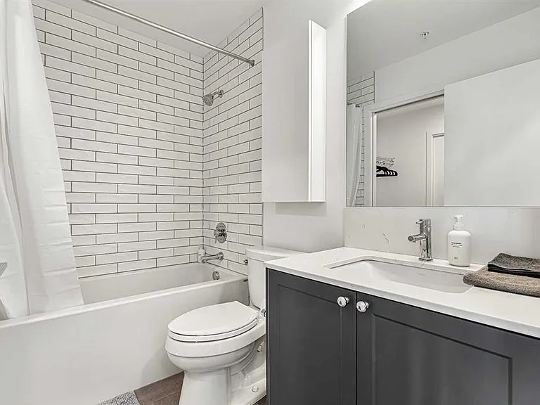 329 9a St NW — Photo 10