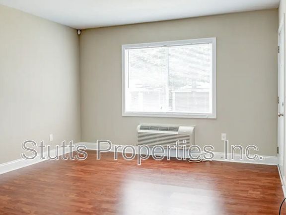 5th image of 1246 Graham Ave Unit 22