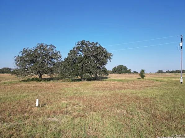 439 Arrow LOT 3, Luling, TX 78648