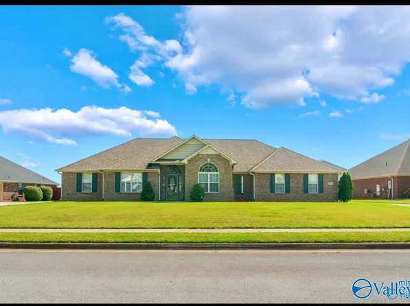 13196 Summerfield Dr, Athens, AL 35613