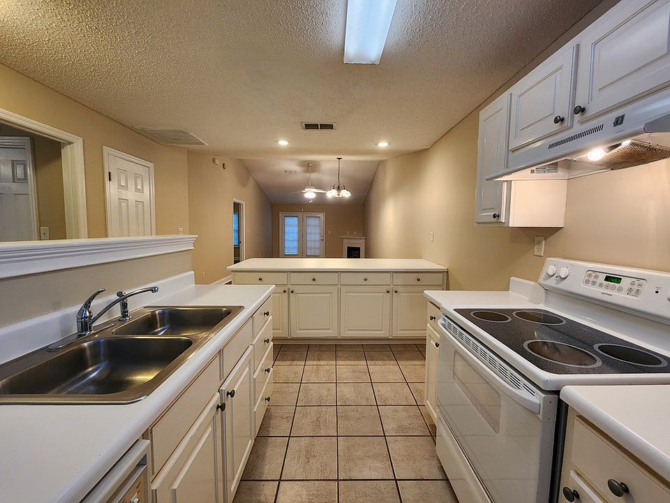 2nd image of 2338 Katy Ct