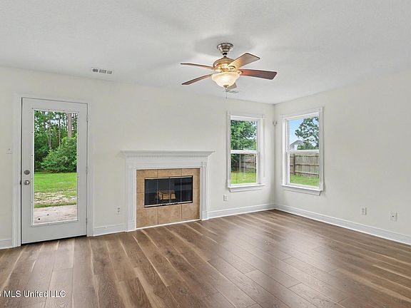 4th image of 7804 Sarah Ln