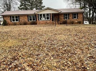 102 Prospect Rd E, Fayetteville, TN 37334