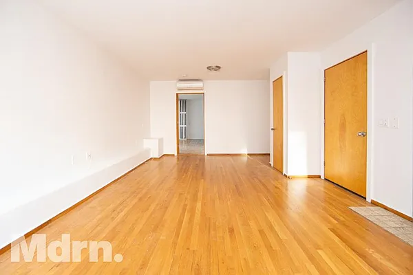 Rented by Mdrn Residential | media 8