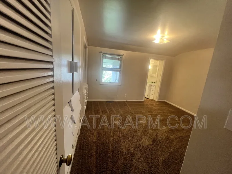 Primary Photo - 624 E 7th Ave