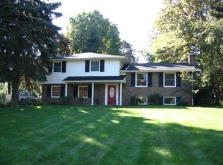 2838 Chaucer Dr NE, Canton, OH