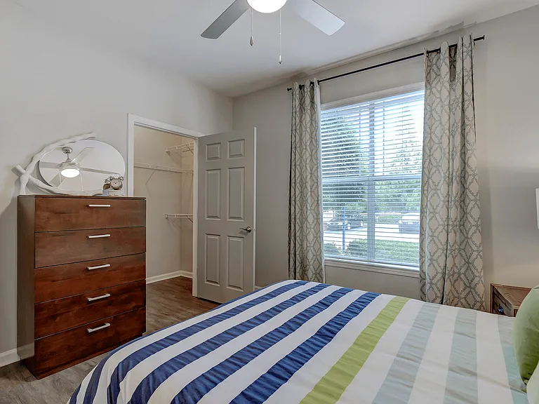 Lakeside at Town Center Apartments — Photo 54