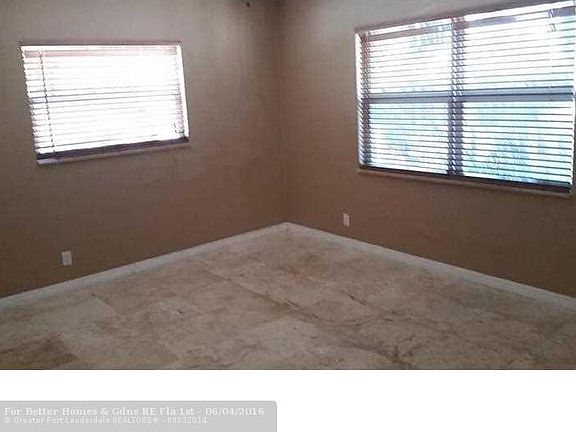5th image of 530 NE 15th Ct APT 2