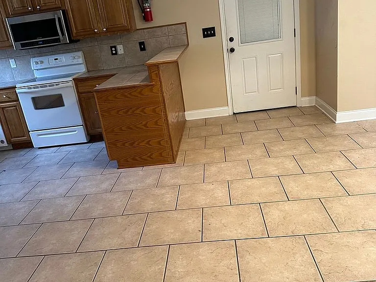 165 Jolie Oaks Blvd — Photo 4