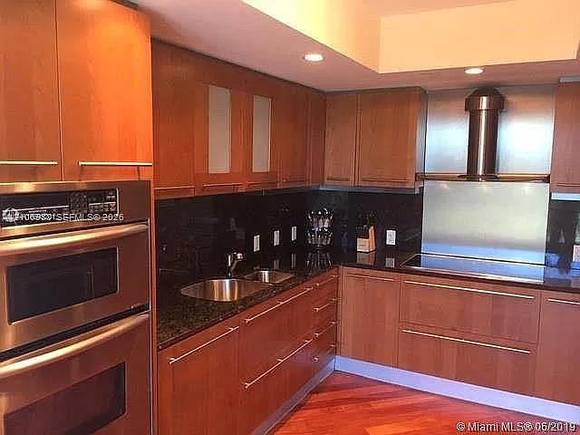 9401 Collins Ave — Photo 4