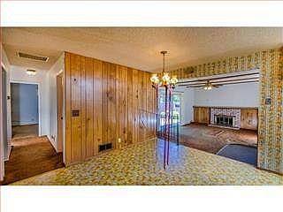 4th image of 933 Foxglove Dr