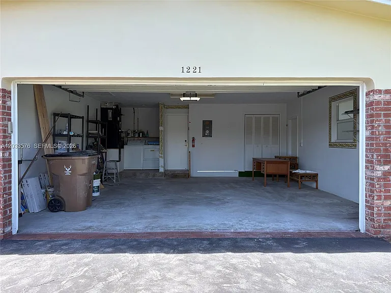 1221 NW 44th St — Photo 35