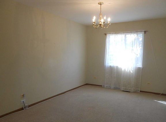 5th image of 374 Windridge Dr