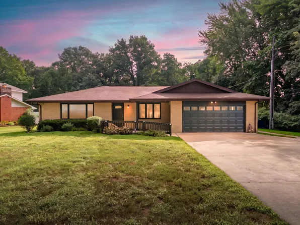 5095 W Donna Dr, Stevensville, MI 49127