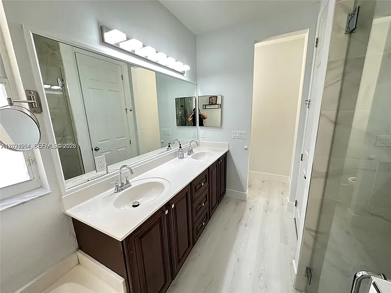 1261 Hayes St — Photo 17