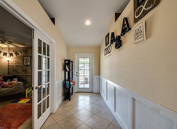 3rd image of 1021 NE 5th Ave