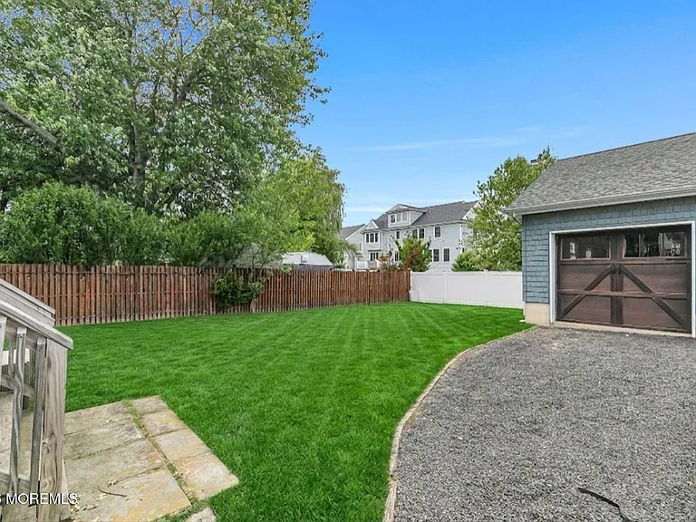 3 Monmouth Pl — Photo 35