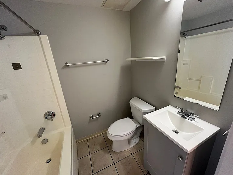 533 NE Holladay St #402 — Photo 17