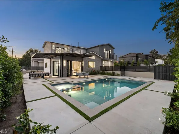 7009 N Moonlight Ln, Van Nuys, CA 91405