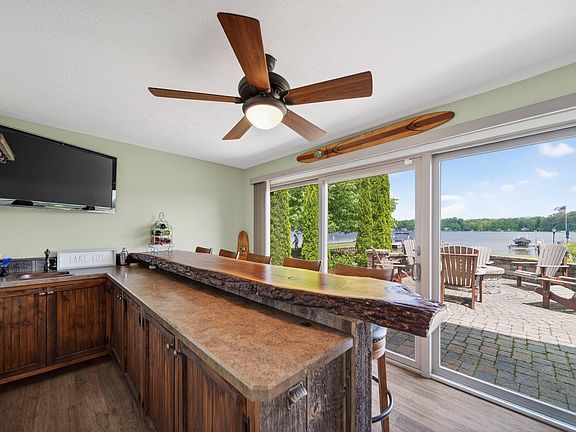5th image of 10698 Baneberry Ln