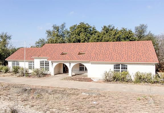 2nd image of 2210 Brookhollow Dr