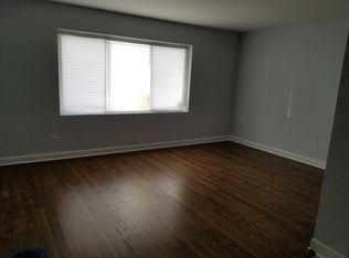 8701 S Sacramento Ave APT 1NW, Evergreen pk, IL