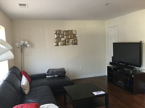 3rd image of 465 Elmcroft Blvd