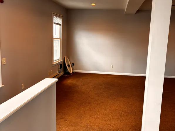 247 Main St #1, Niantic, CT 06357