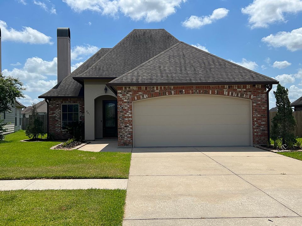 1st image of 204 Crenshaw Dr