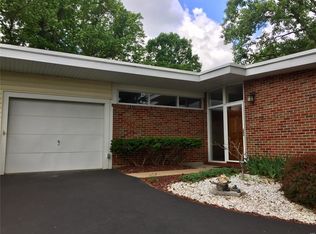 841 Culloden Rd, Saint Louis, MO 63122