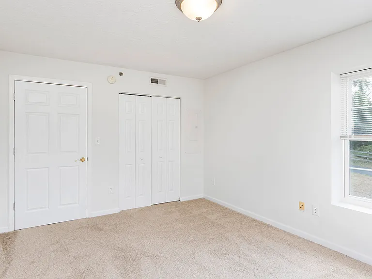 4-102 Rose Garden Ln — Photo 13