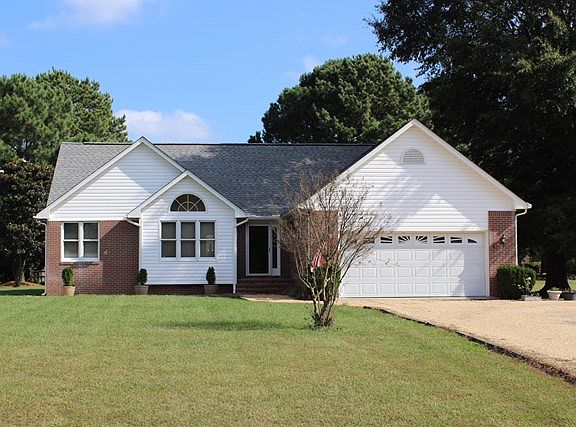 2nd image of 67 Crowsnest Ct