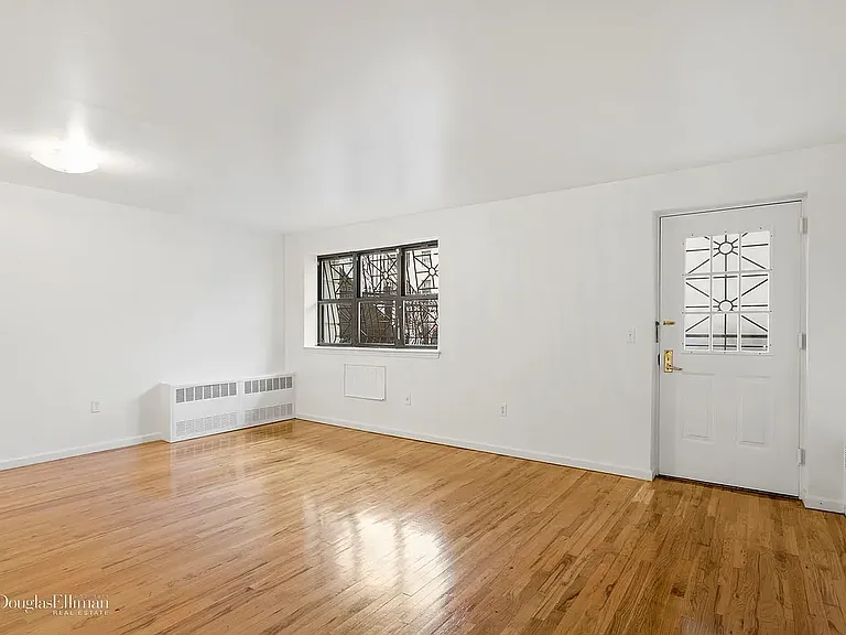 114 Pulaski St #1 — Photo 2