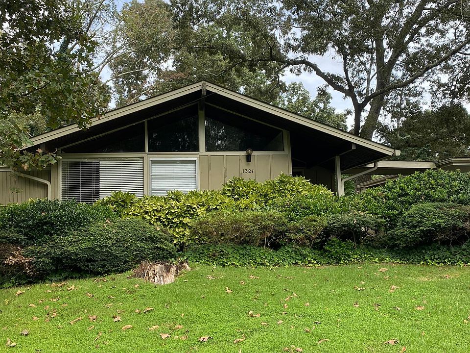 1st image of 1321 Northwood Cir NE
