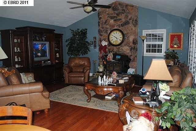 1st image of 3751 Roundhill Dr