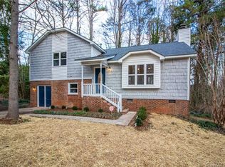 6332 Round Hill Rd, Charlotte, NC 28211