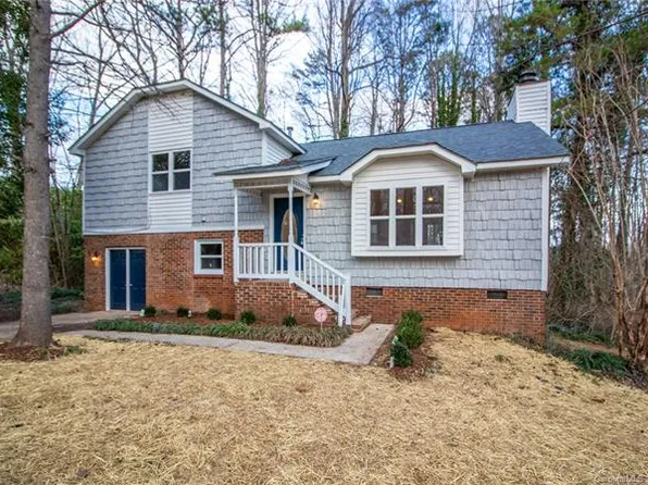 6332 Round Hill Rd, Charlotte, NC 28211