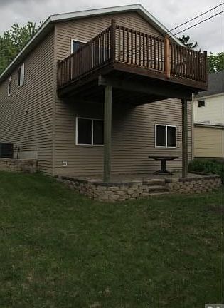 4th image of 717 2nd Ave N