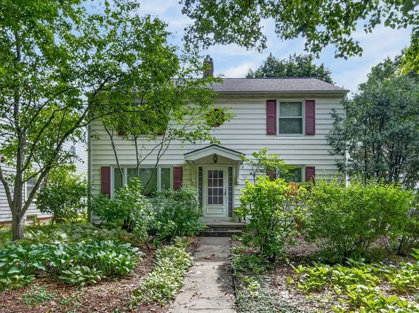 112 N Riverside Dr, Ames, IA 50010