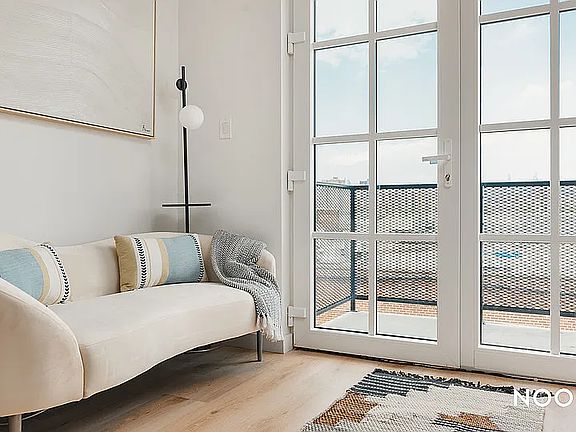5th image of 68 Gold St #4Z